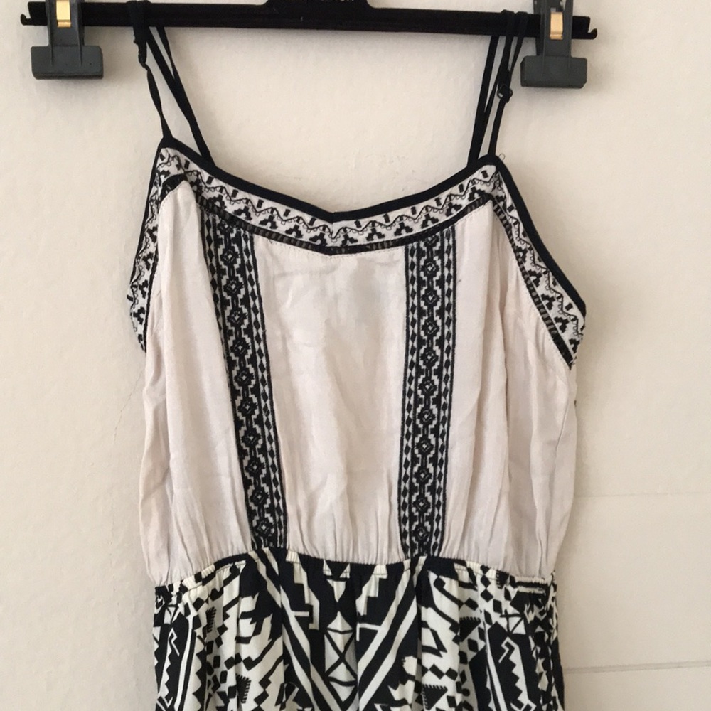 Boho Maxi dress with adjustable straps and neutral colors - Picture 2 of 4